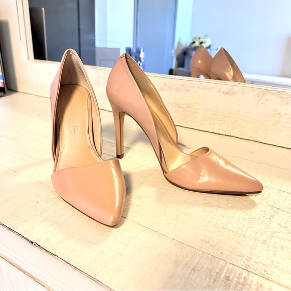 Banana Republic Pumps - 8.5 - Picture 2 of 10